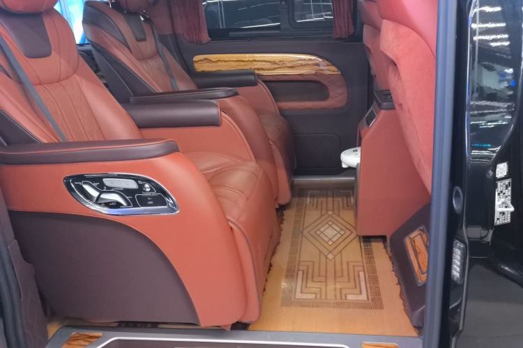 Used Mercedes-Benz Vito 2018 2.0T Business Version China VI Emission Standard Interior 3