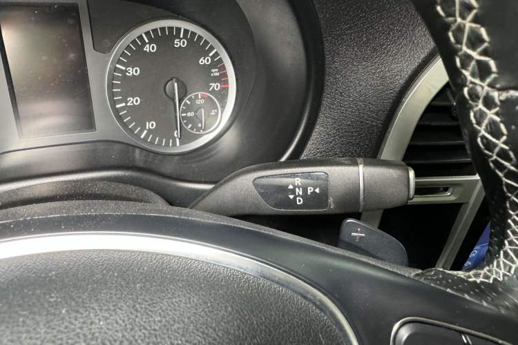 Used Mercedes-Benz Vito 2018 2.0T Business Version China V Emission Standard Interior 4