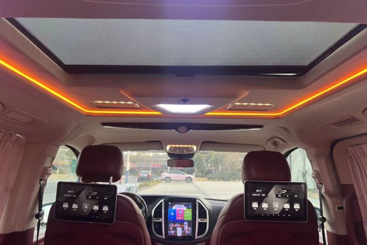 Used Mercedes-Benz Vito 2018 2.0T Elite Version 7 Seats China VI Emission Standard Interior 6