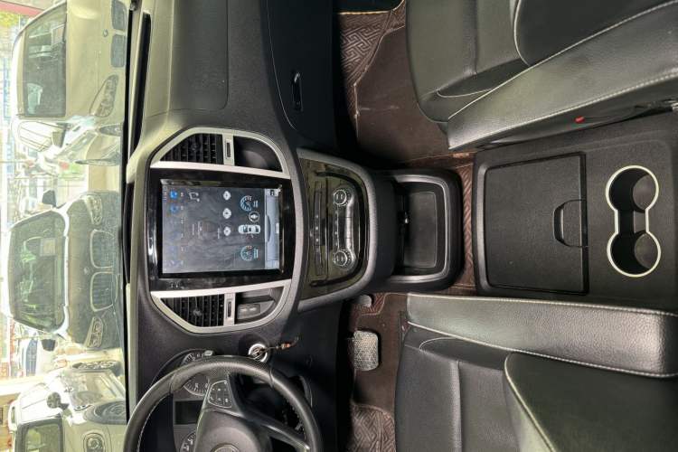 Used Mercedes-Benz Vito 2018 2.0T Business Version China V Emission Standard Interior 9