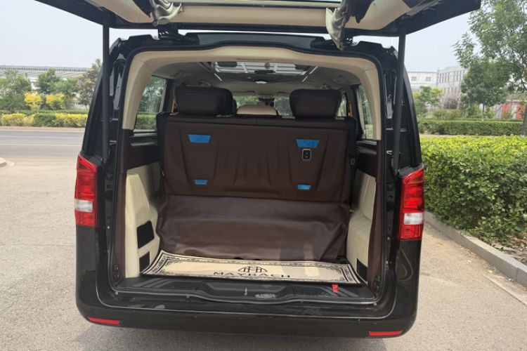 Used Mercedes-Benz Vito 2018 2.0T Elite Version 7 Seats China VI Emission Standard Interior 9