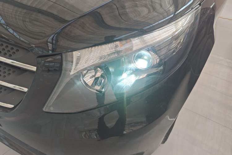 Used Mercedes-Benz Vito 2018 2.0T Elite Version 7 Seats China VI Emission Standard Left Front Headlight