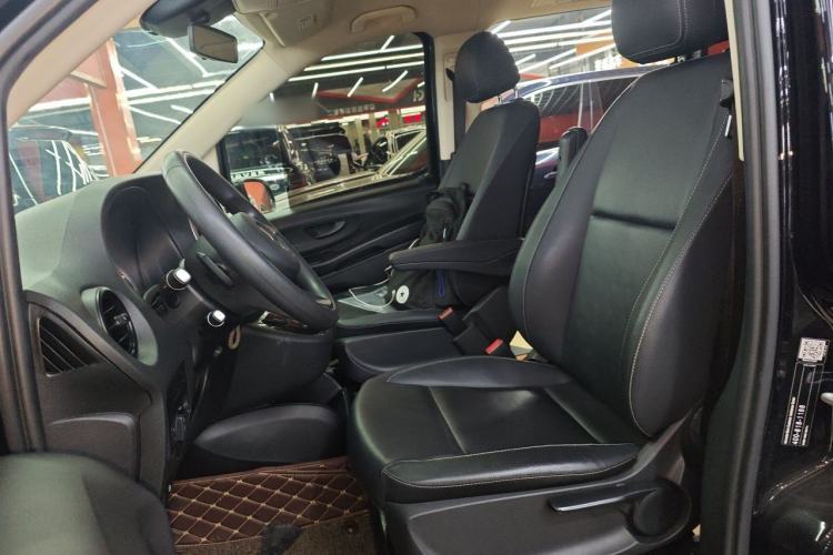 Used Mercedes-Benz Vito 2018 2.0T Elite Version 7 Seats China V Emission Standard Left Front Seat