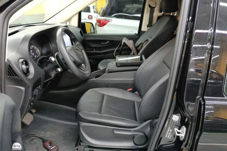 Used Mercedes-Benz Vito 2018 2.0T Elite Version 7 Seats China VI Emission Standard Left Front Seat