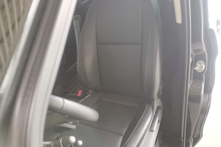 Used Mercedes-Benz Vito 2018 2.0T Business Version China VI Emission Standard Left Front Seat