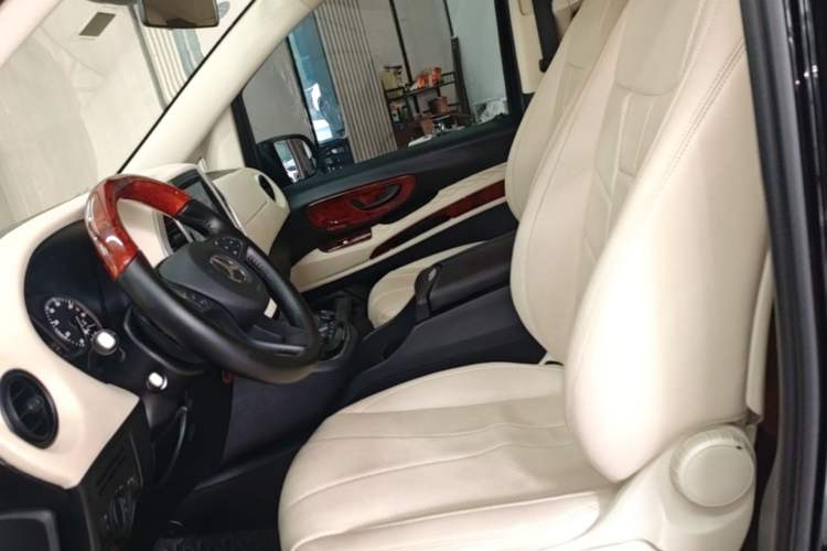 Used Mercedes-Benz Vito 2018 2.0T Elite Version 7 Seats China VI Emission Standard Left Front Seat