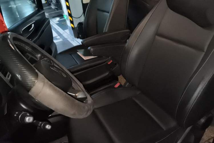 Used Mercedes-Benz Vito 2018 2.0T Business Version China VI Emission Standard Left Front Seat