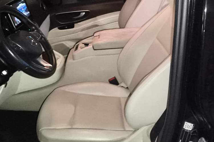 Used Mercedes-Benz Vito 2018 2.0T Business Version China VI Emission Standard Left Front Seat