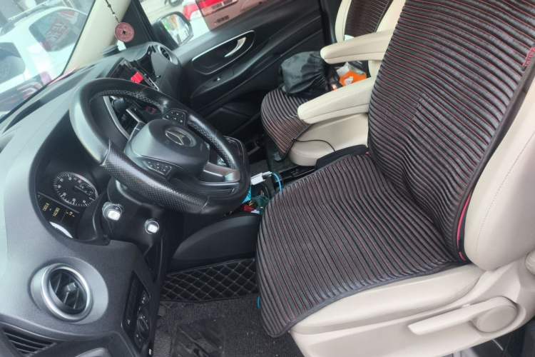 Used Mercedes-Benz Vito 2018 2.0T Business Version China V Emission Standard Left Front Seat