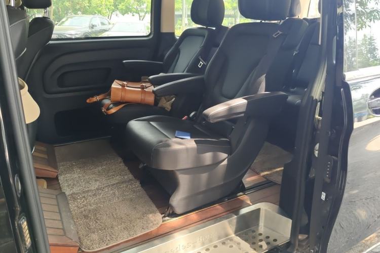 Used Mercedes-Benz Vito 2018 2.0T Business Version China VI Emission Standard Left Rear Seat