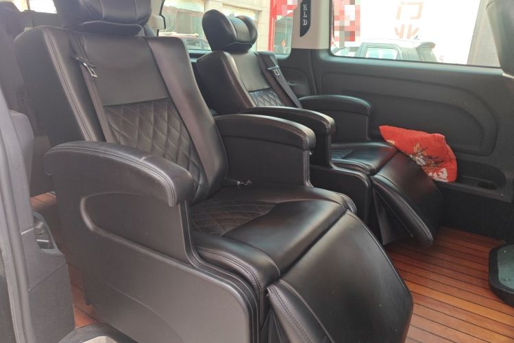 Used Mercedes-Benz Vito 2018 2.0T Elite Version 7 Seats China V Emission Standard Left Rear Seat