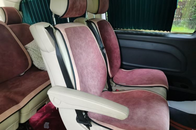 Used Mercedes-Benz Vito 2018 2.0T Elite Version 7 Seats China V Emission Standard Left Rear Seat