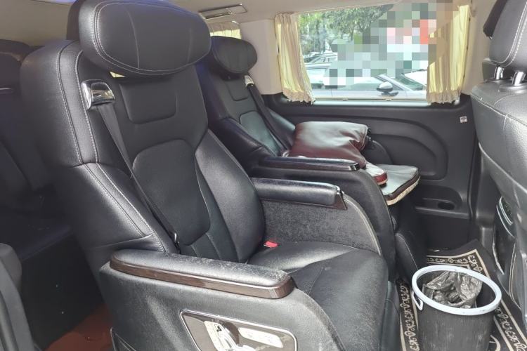 Used Mercedes-Benz Vito 2018 2.0T Elite Version 7 Seats China V Emission Standard Left Rear Seat