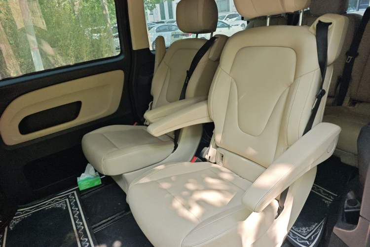 Used Mercedes-Benz Vito 2018 2.0T Business Version China VI Emission Standard Left Rear Seat