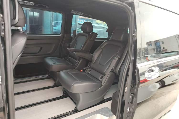 Used Mercedes-Benz Vito 2018 2.0T Business Version China VI Emission Standard Left Rear Seat