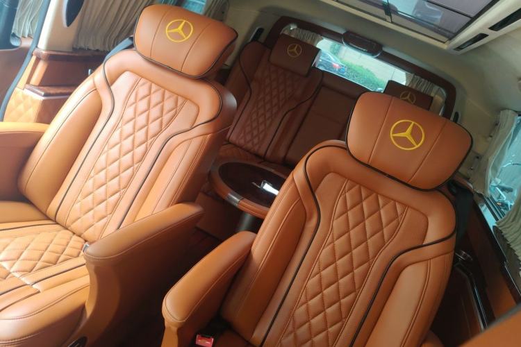 Used Mercedes-Benz Vito 2018 2.0T Elite Version 7 Seats China V Emission Standard Left Rear Seat