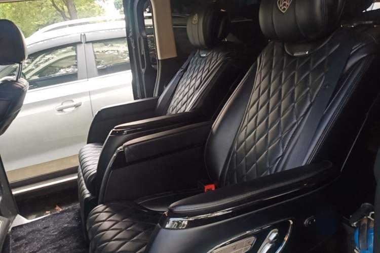 Used Mercedes-Benz Vito 2018 2.0T Business Version China V Emission Standard Left Rear Seat