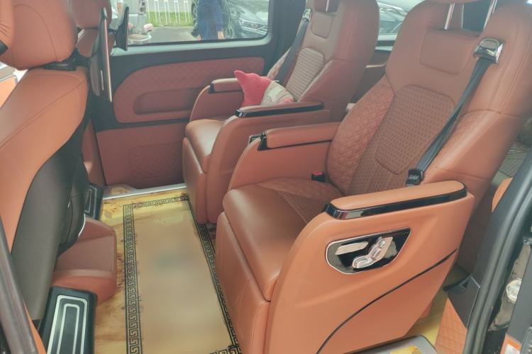 Used Mercedes-Benz Vito 2018 2.0T Elite Version 7 Seats China VI Emission Standard Left Rear Seat