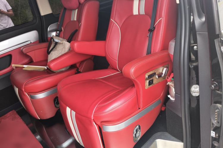 Used Mercedes-Benz Vito 2018 2.0T Business Version China VI Emission Standard Left Rear Seat