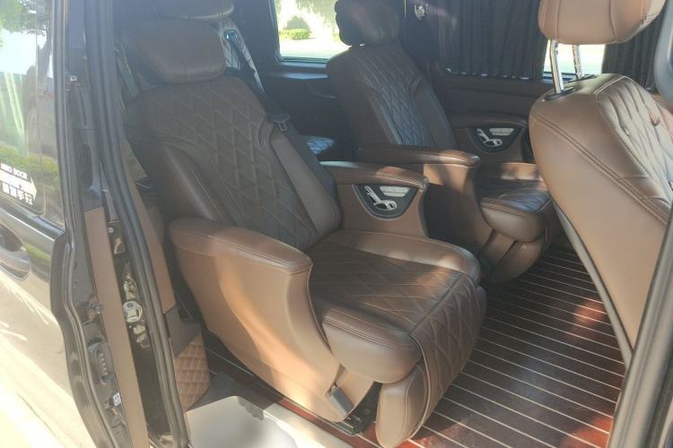 Used Mercedes-Benz Vito 2018 2.0T Elite Version 7 Seats China VI Emission Standard Left Rear Seat