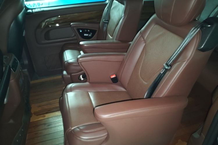 Used Mercedes-Benz Vito 2018 2.0T Business Version China VI Emission Standard Left Rear Seat