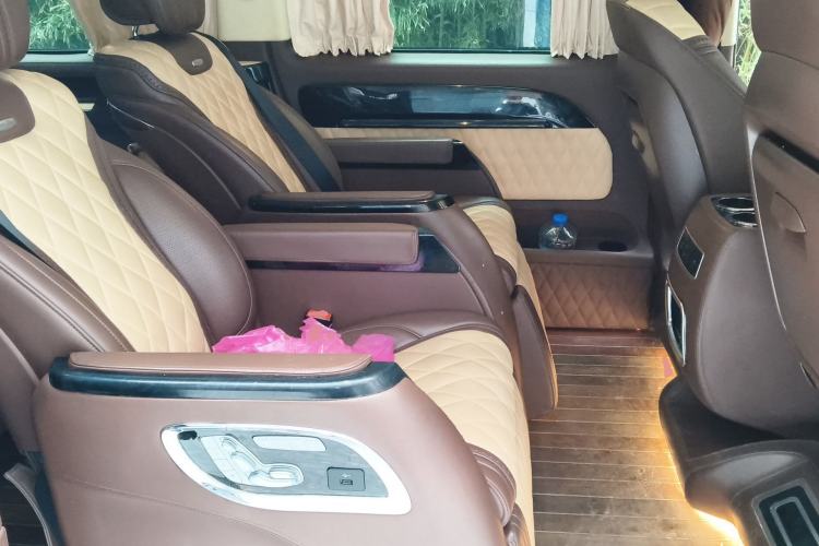 Used Mercedes-Benz Vito 2018 2.0T Elite Version 7 Seats China V Emission Standard Left Rear Seat