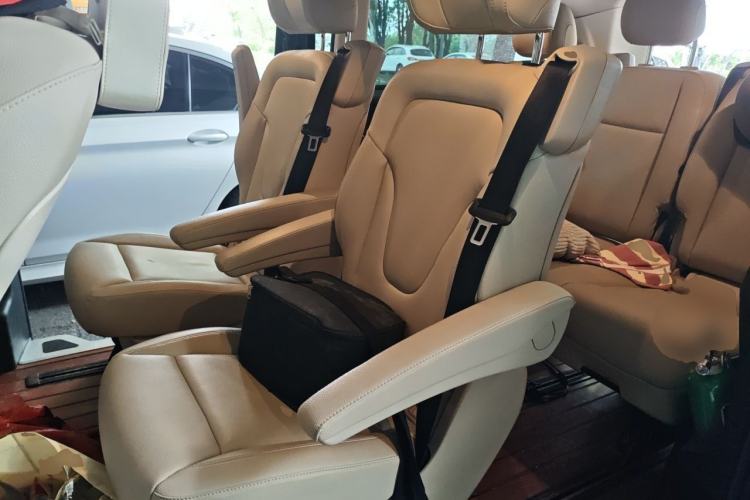 Used Mercedes-Benz Vito 2018 2.0T Business Version China VI Emission Standard Left Rear Seat