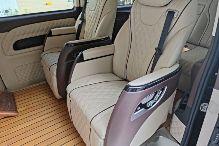 Used Mercedes-Benz Vito 2018 2.0T Business Version China VI Emission Standard Left Rear Seat