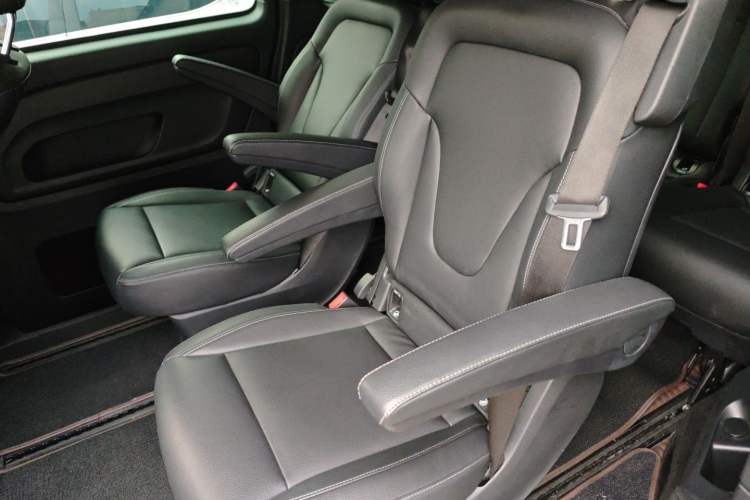Used Mercedes-Benz Vito 2018 2.0T Business Version China V Emission Standard Left Rear Seat