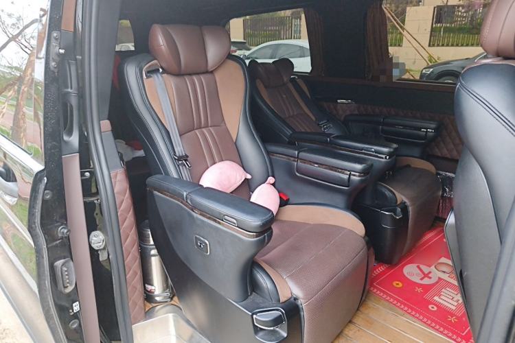 Used Mercedes-Benz Vito 2018 2.0T Elite Version 7 Seats China VI Emission Standard Left Rear Seat