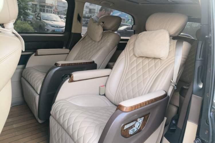 Used Mercedes-Benz Vito 2018 2.0T Business Version China VI Emission Standard Left Rear Seat