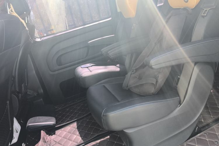 Used Mercedes-Benz Vito 2018 2.0T Business Version China V Emission Standard Left Rear Seat