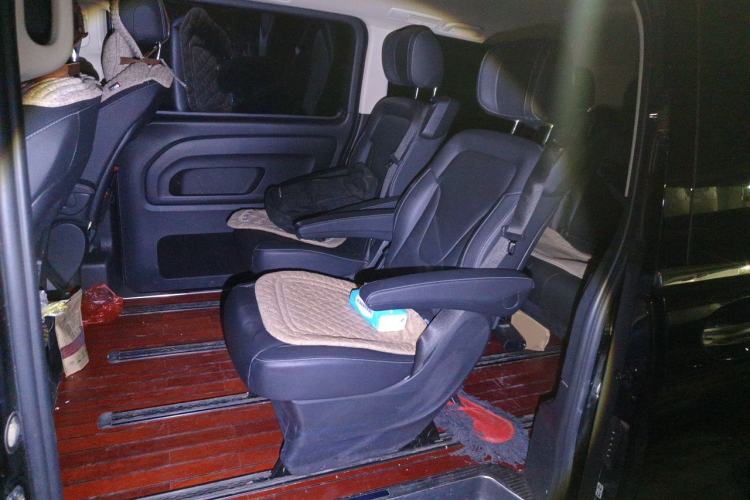 Used Mercedes-Benz Vito 2018 2.0T Business Version China VI Emission Standard Left Rear Seat