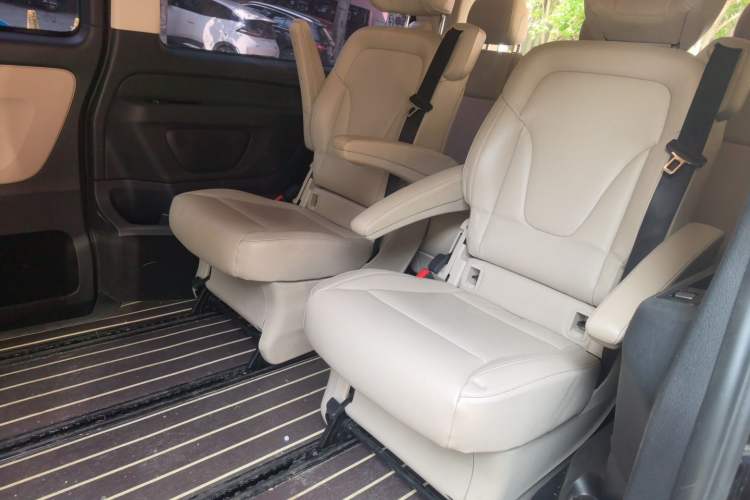 Used Mercedes-Benz Vito 2018 2.0T Business Version China VI Emission Standard Left Rear Seat