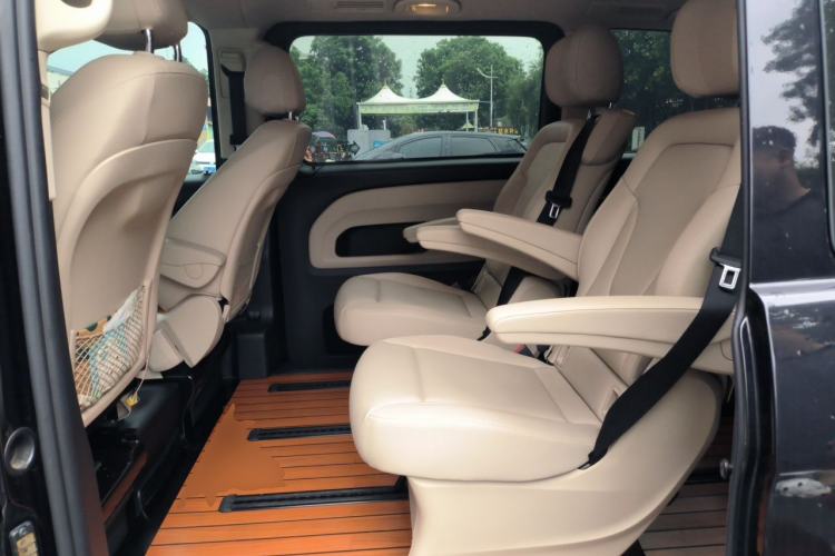 Used Mercedes-Benz Vito 2018 2.0T Business Version China VI Emission Standard Left Rear Seat