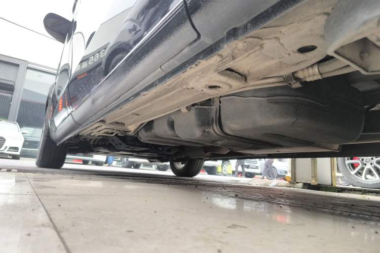 Used Mercedes-Benz Vito 2018 2.0T Business Version China V Emission Standard Left Side Sill
