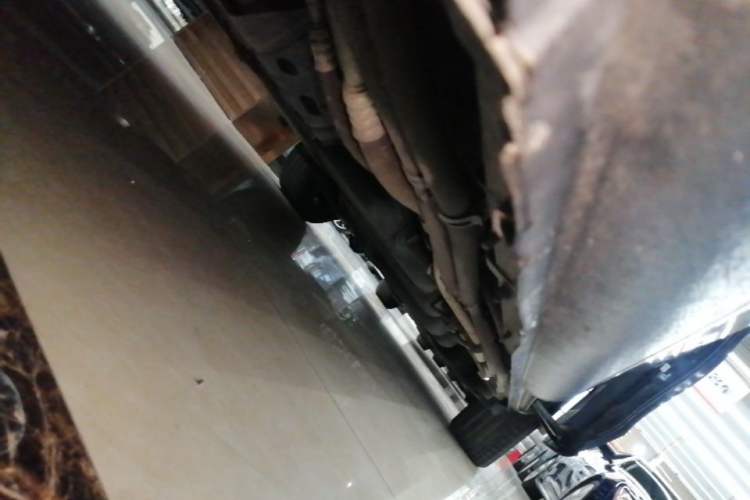 Used Mercedes-Benz Vito 2018 2.0T Business Version China VI Emission Standard Left Side Sill