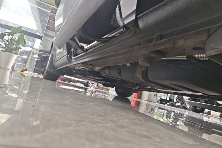 Used Mercedes-Benz Vito 2018 2.0T Business Version China VI Emission Standard Left Side Sill