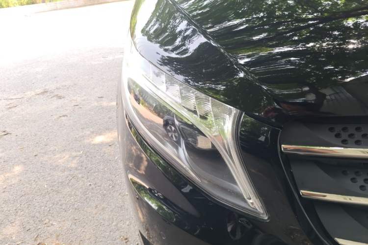 Used Mercedes-Benz Vito 2018 2.0T Business Version China VI Emission Standard Right Front Headlight
