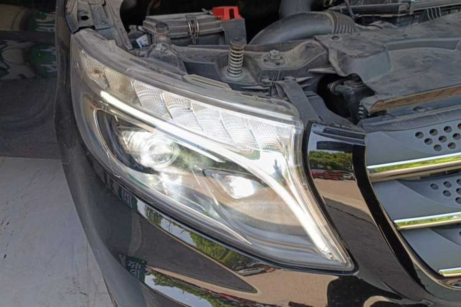Used Mercedes-Benz Vito  Right Front Headlight