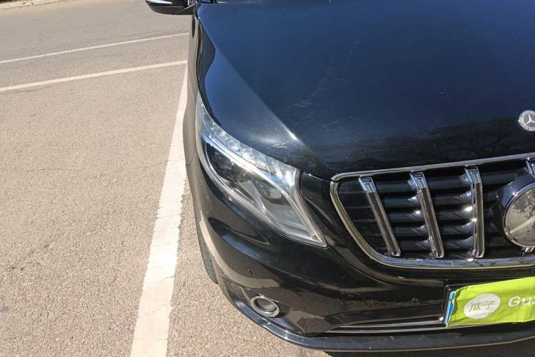 Used Mercedes-Benz Vito 2018 2.0T Elite Edition 8 Seats China V Standard Right Front Headlight