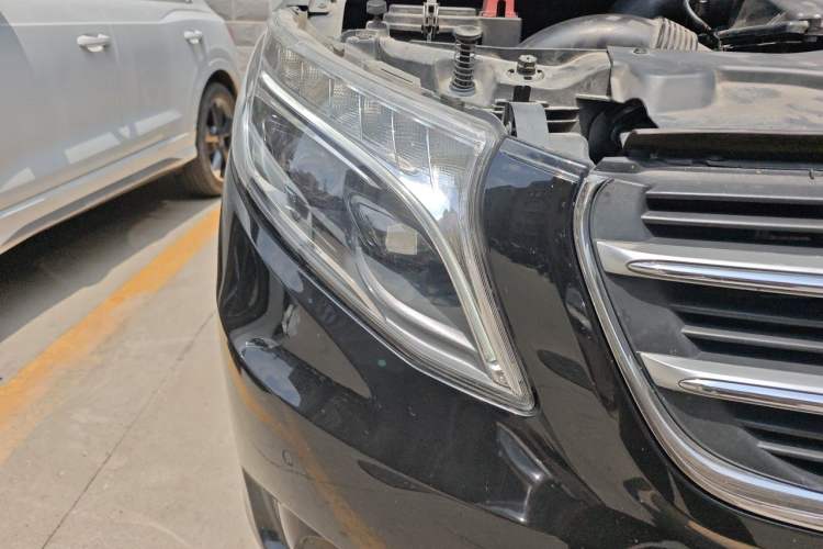 Used Mercedes-Benz Vito 2018 2.0T Business Version China V Emission Standard Right Front Headlight