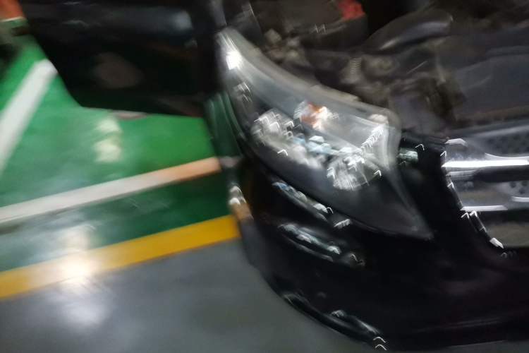 Used Mercedes-Benz Vito 2018 2.0T Business Version China V Emission Standard Right Front Headlight