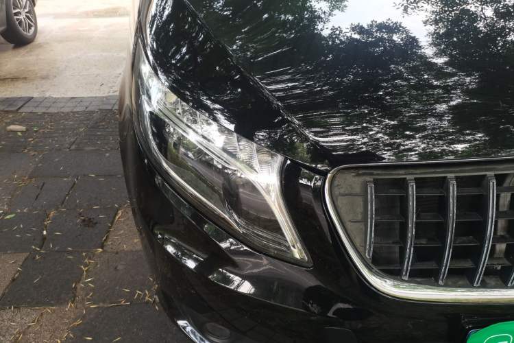 Used Mercedes-Benz Vito 2018 2.0T Elite Version 7 Seats China VI Emission Standard Right Front Headlight