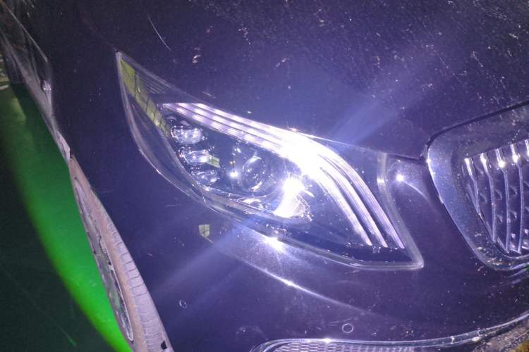 Used Mercedes-Benz Vito 2018 2.0T Elite Version 7 Seats China V Emission Standard Right Front Headlight