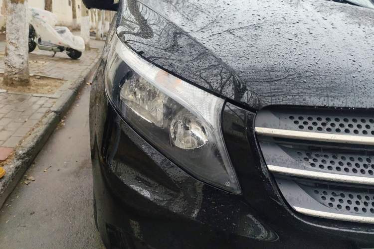Used Mercedes-Benz Vito 2018 2.0T Elite Version 7 Seats China VI Emission Standard Right Front Headlight