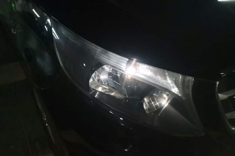 Used Mercedes-Benz Vito 2018 2.0T Elite Version 9 Seats China VI Emission Standard Right Front Headlight