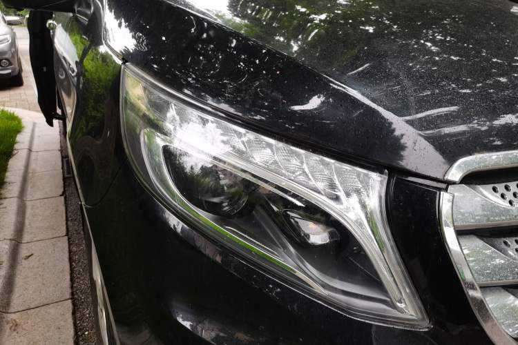 Used Mercedes-Benz Vito 2018 2.0T Elite Version 7 Seats China V Emission Standard Right Front Headlight