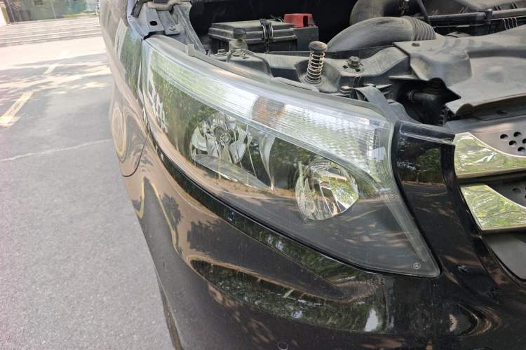 Used Mercedes-Benz Vito 2018 2.0T Business Version China VI Emission Standard Right Front Headlight