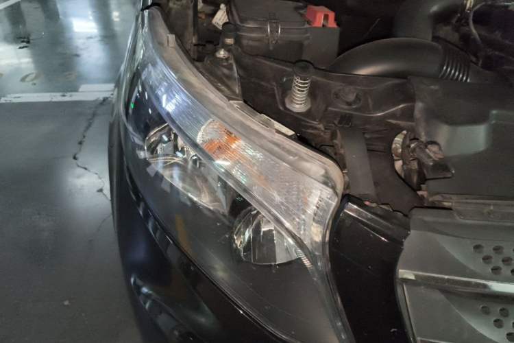 Used Mercedes-Benz Vito 2018 2.0T Business Version China VI Emission Standard Right Front Headlight